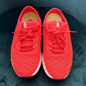 Under Armour Ladies Sneakers